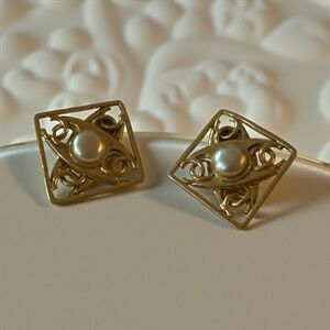 Vintage Square Chanel Coco 4 CC Pearl Gold Plated Earrings